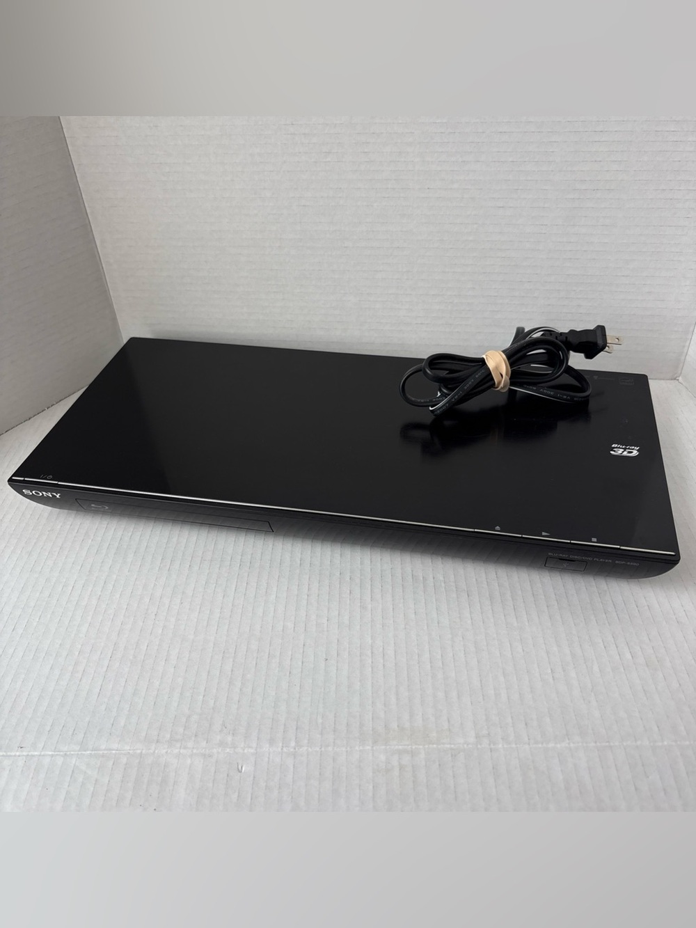 Sony BDP-S590 3D Blu-ray Player Full HD 1080p Built-in Wi-Fi Dolby No Remote